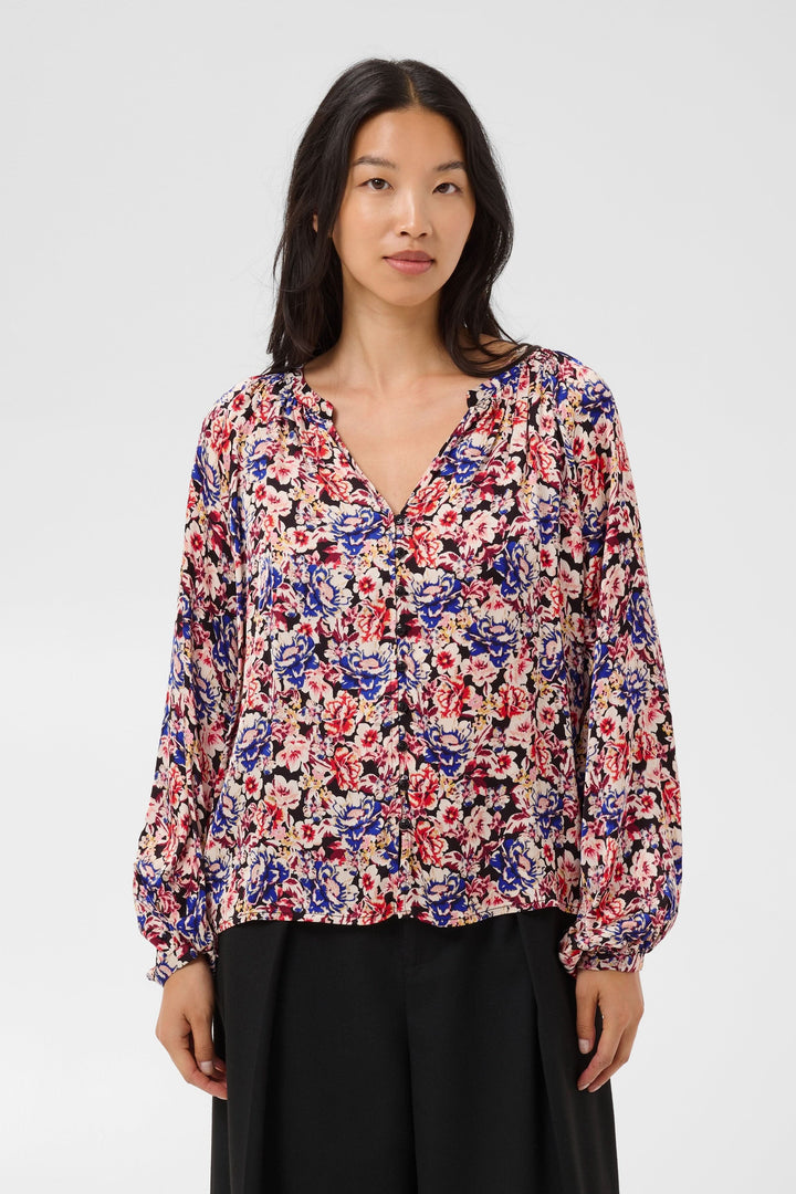 Women’s floral blouse, front view Part Two