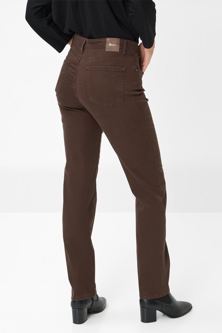 Jean Mary droit à taille mi-haute