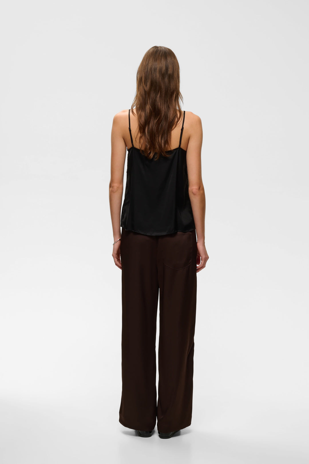 Camisole Orah satinée à dentelle délicate vue de face pour femme Inwear