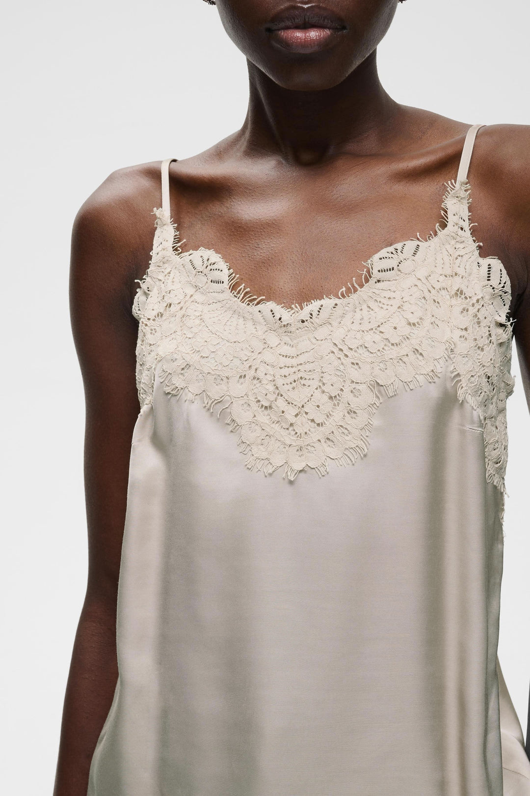 Camisole Orah satinée à dentelle délicate pour femme Inwear