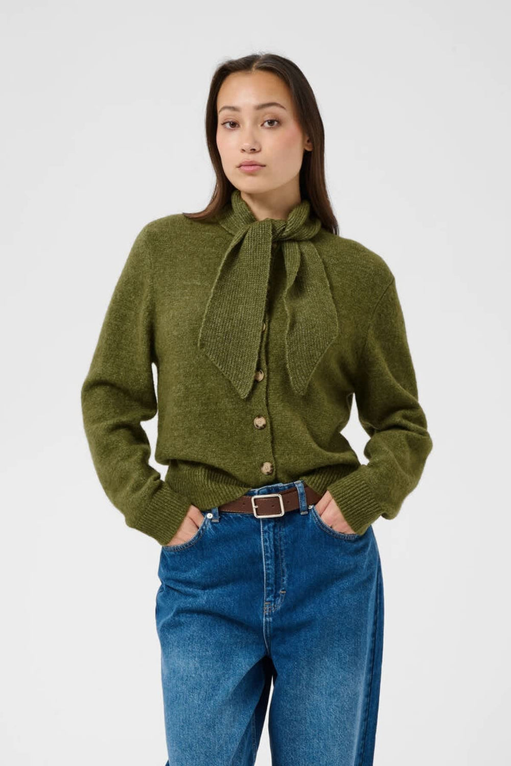 Vue frontale cardigan avec foulard amovible Part Two pour femme beige - Valérie Simon