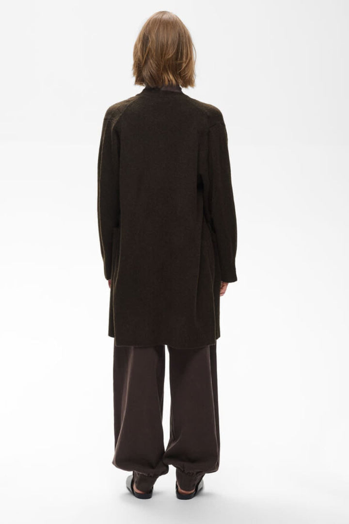 Vue de face cardigan long Inwear Guni pour femme beige avec texture maille - Valérie Simon