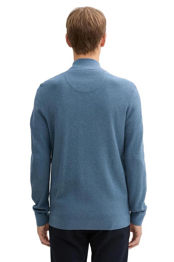 Close-up of the Tom Tailor men's gray zip-up cardigan with a knit texture - Valérie Simon