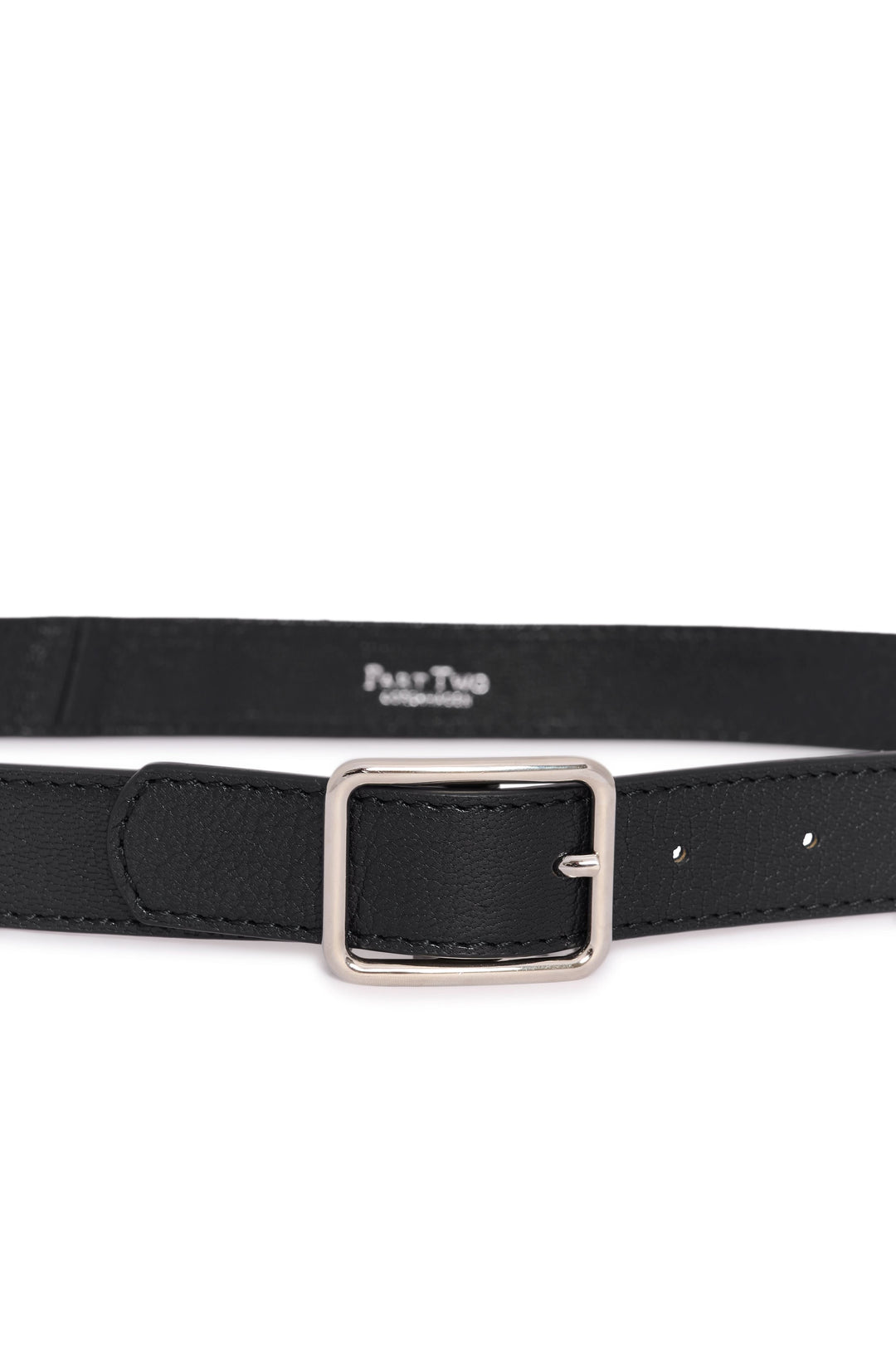 Ceinture Cicce fine à boucle rectangulaire vue de face pour femme Part Two