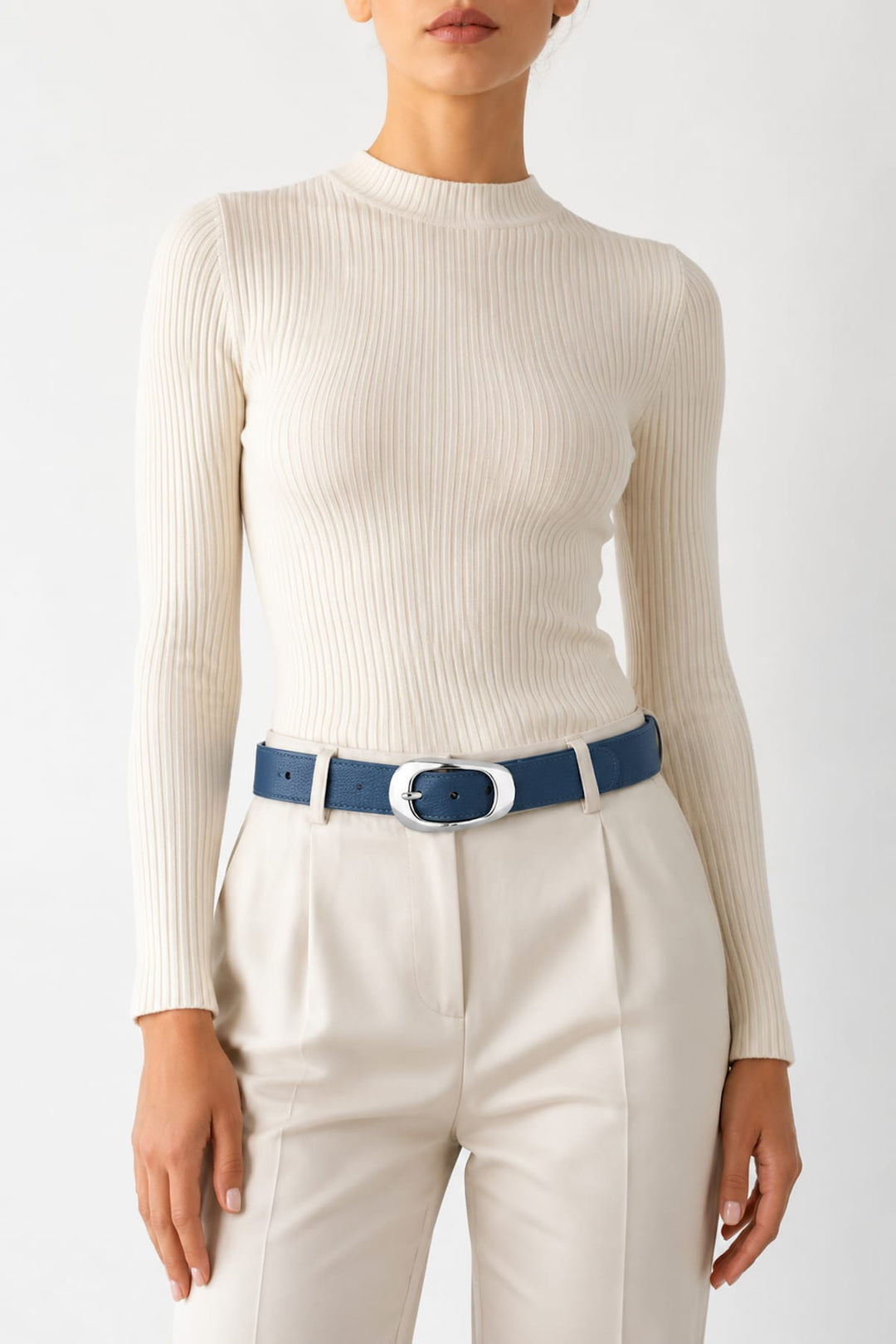 Vue de côté ceinture fine Zya Brave Leather olive avec boucle ovale - Valérie Simon