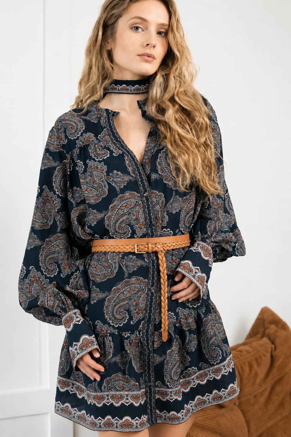 Vue de face ceinture tressée fine Brave Leather marron pour femme - Valérie Simon