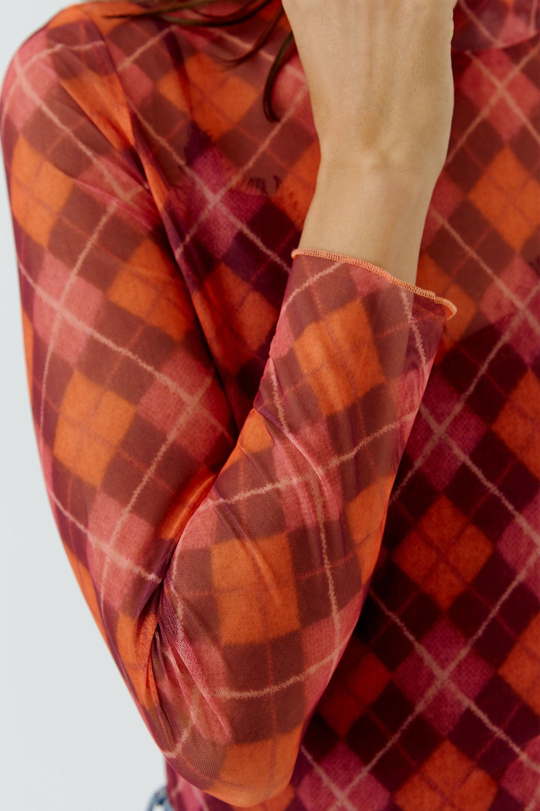 Chandail en maille transparente à motif à carreaux pour femme Oui