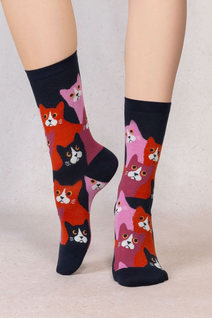 Women’s cat-pattern socks, front view Bleuforêt