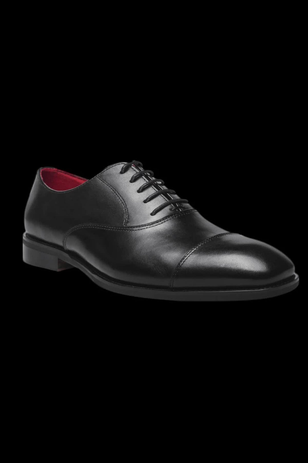 Side view of a black leather shoe Au noir for men with laces and visible stitching - Valérie Simon