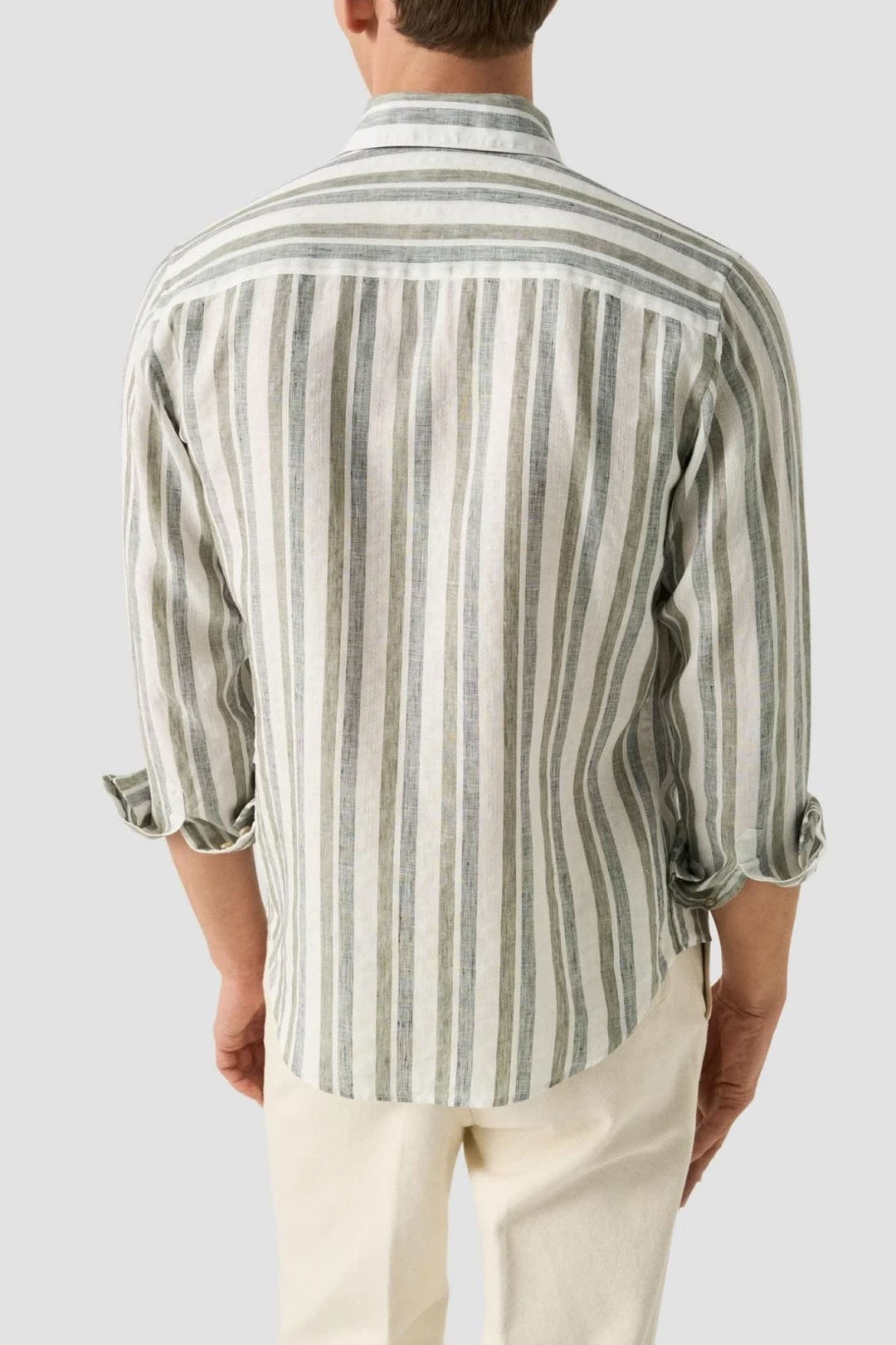 Front view of an Eton striped men&