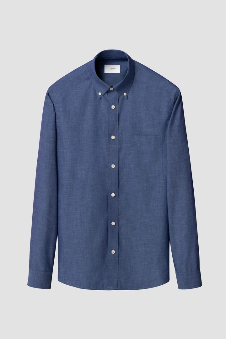 Front view of the Eton men&