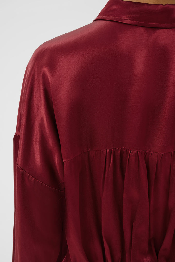 Chemise Dynya courte satinée à manches longues avec col vue de face pour femme Part Two