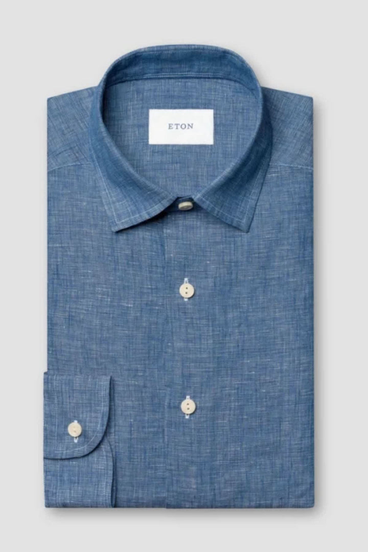 Front view of the Eton men&