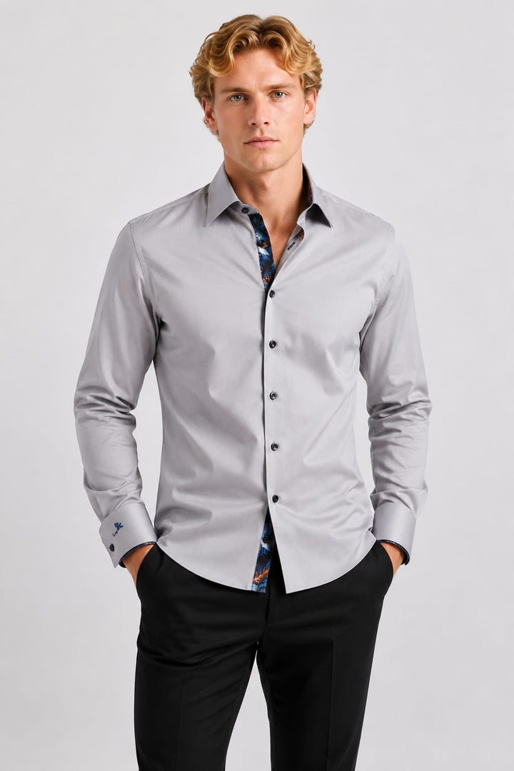 Vue de face chemise homme MR.SMITH à détails contrastants noirs et col blanc - Valérie Simon