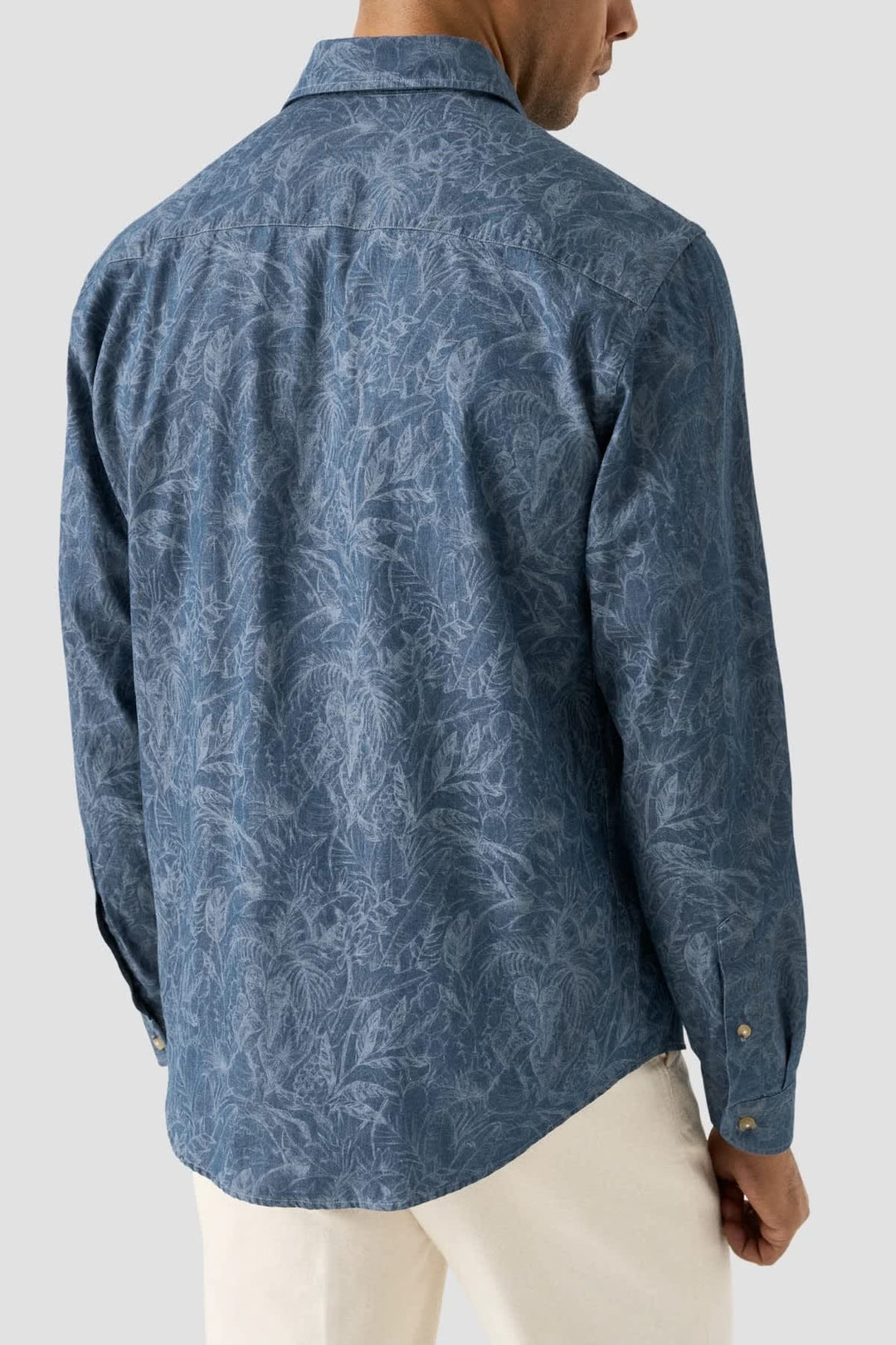 Front view of Eton men&