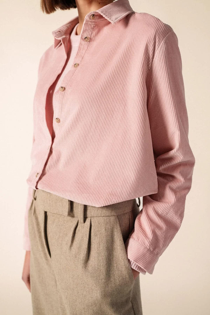 Front view of the Saint James women&