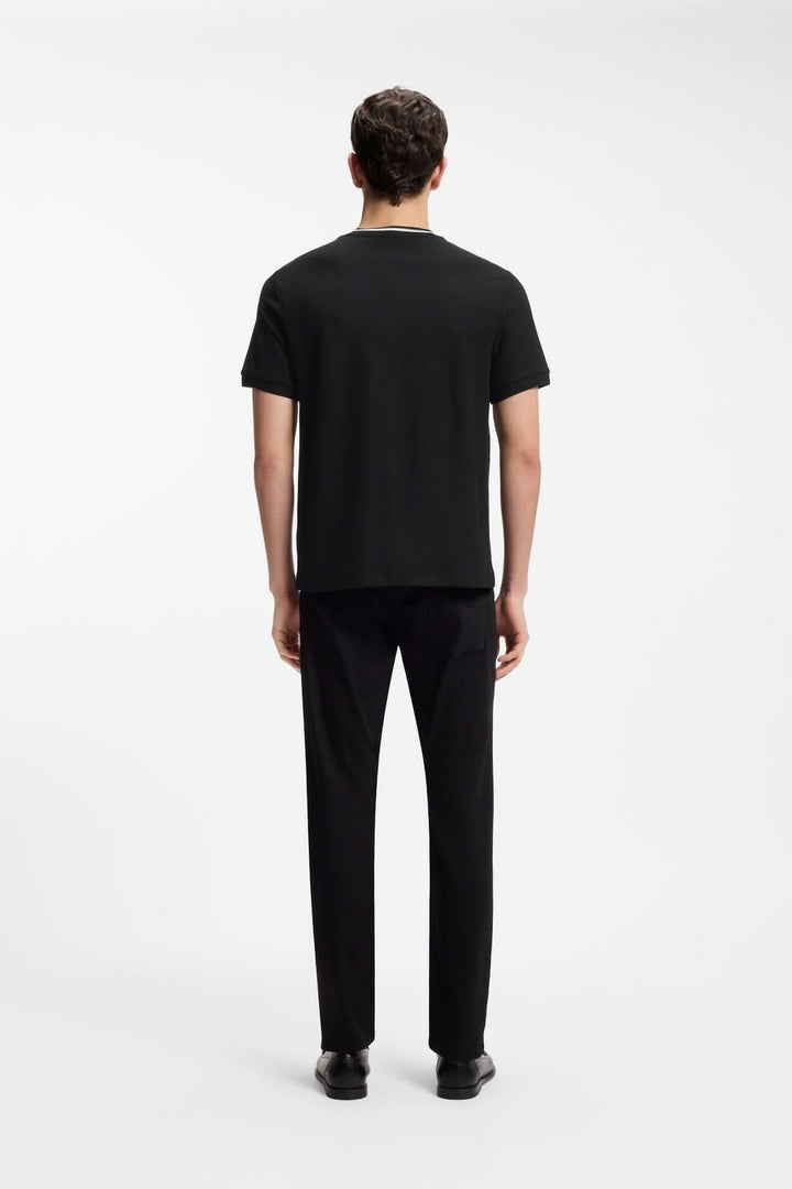 T-shirt à encolure contrastée