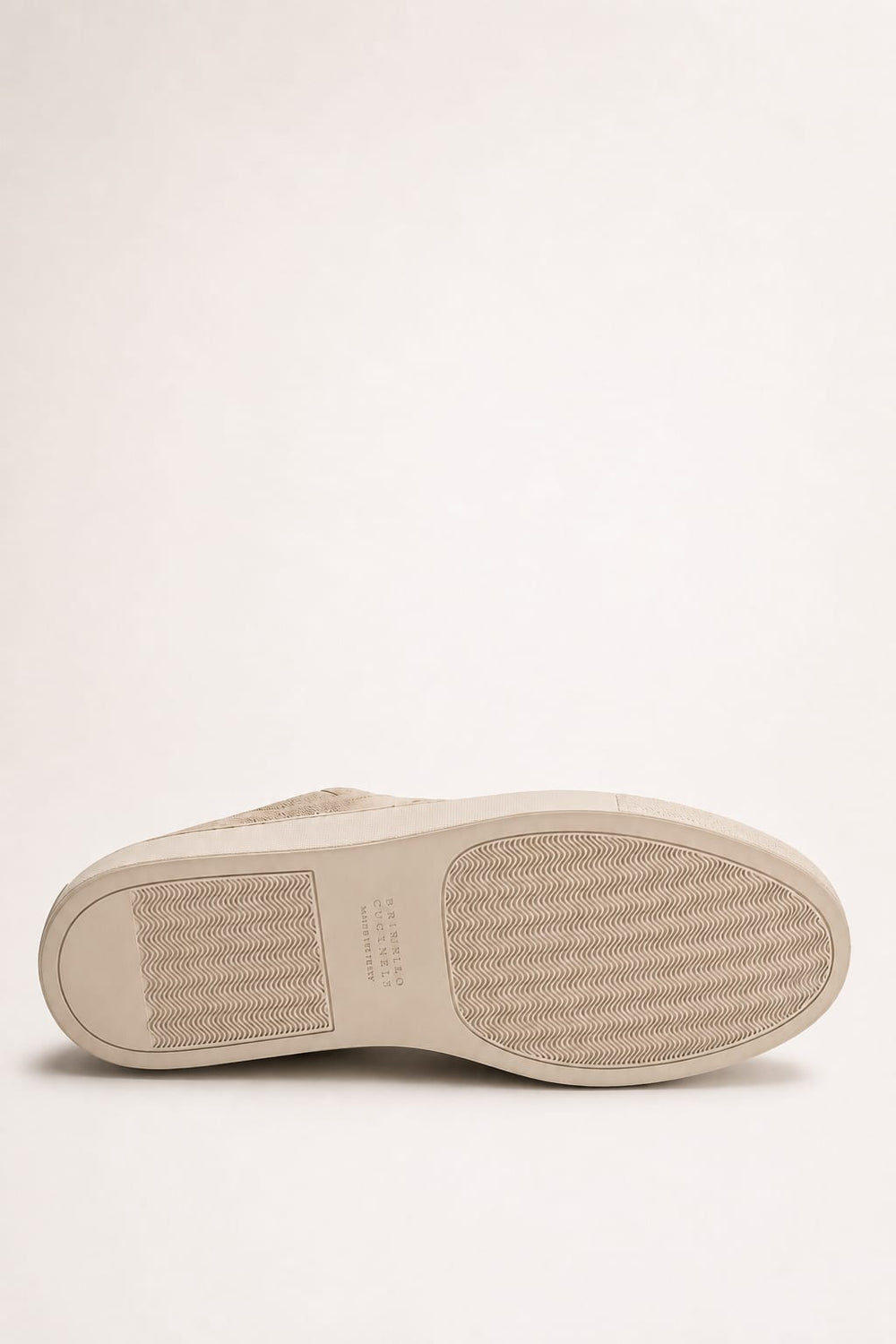 Side view of Robert Barakett men's slip-on sneakers in beige suede leather with fine stitching - Valérie Simon