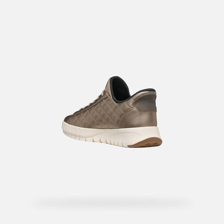 Espadrilles métallisées matelassées vue de côté pour femme Geox