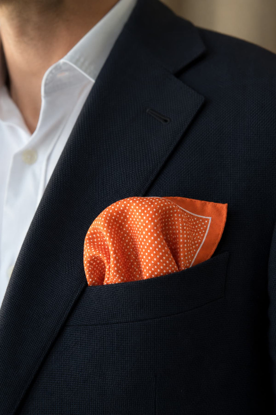 Front view of the Eton micro-patterned pocket square for men in blue navy with delicate details - Valérie Simon