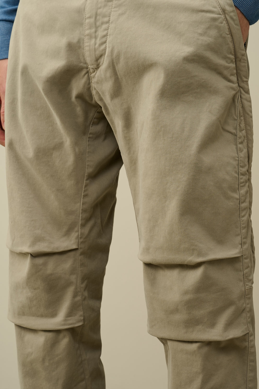 Pantalon ergonomique en satin extensible