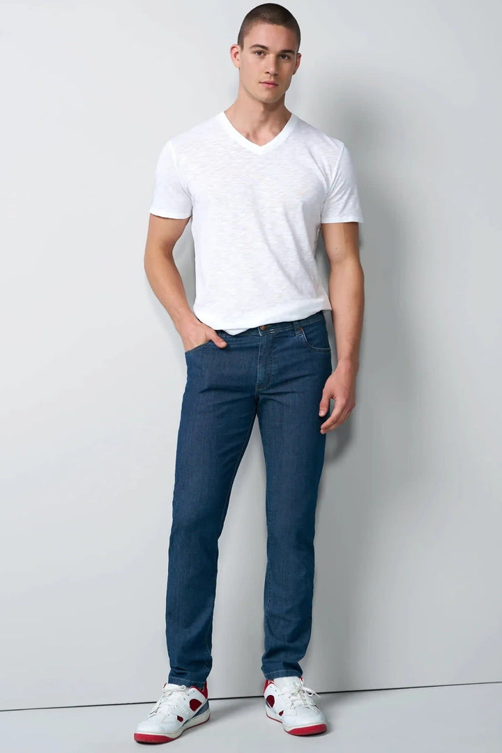Side view of the M-5 modern men&