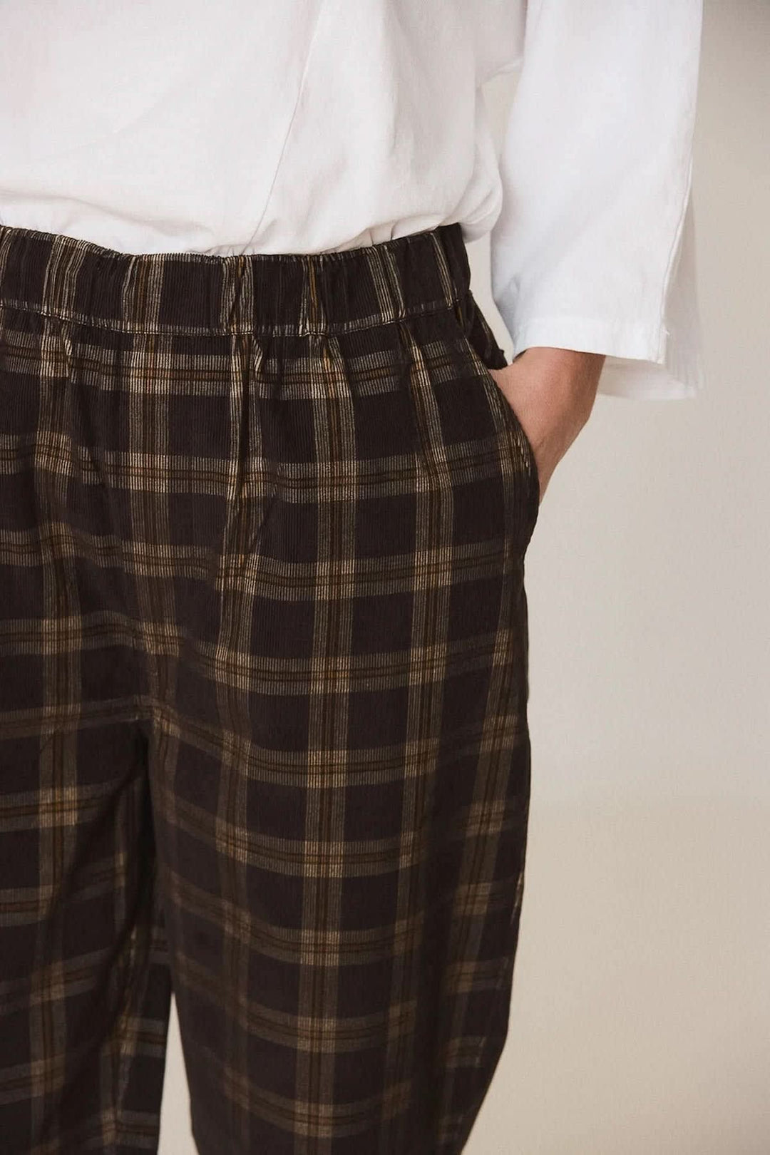 Pantalon à carreaux à coupe décontractée pour femme Indi &amp; cold