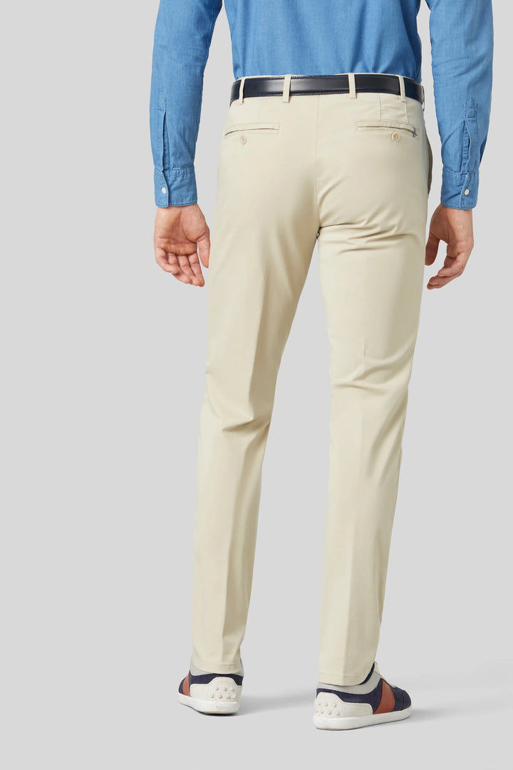Side view of the Oslo Meyer men&