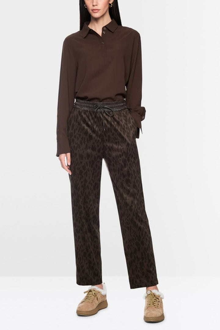 Pantalon habillé à imprimé léopard et taille élastique vue de face pour femme Marc Cain