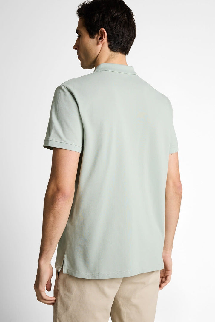 Front view of a white Tom Tailor men&