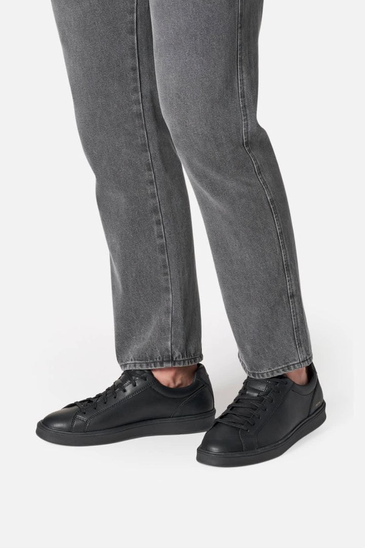 Vue de côté sneakers Geox pour homme noires avec lacets en cuir - Valérie Simon