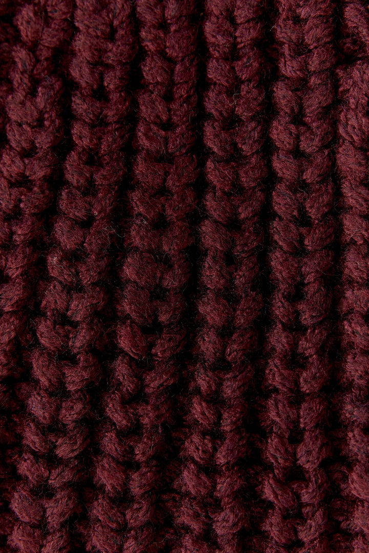 Tuque en tricot côtelé à revers vue de face pour femme Oui