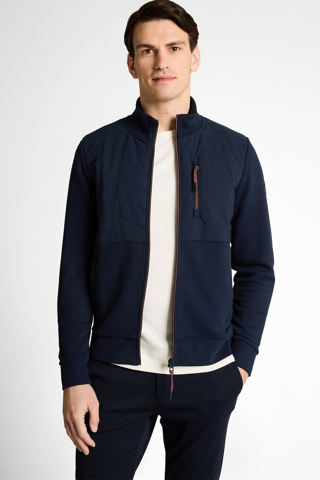 Side view of the Tom Tailor men&