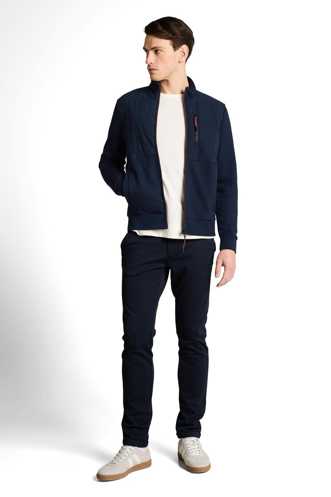 Front view of the Tom Tailor gray men&