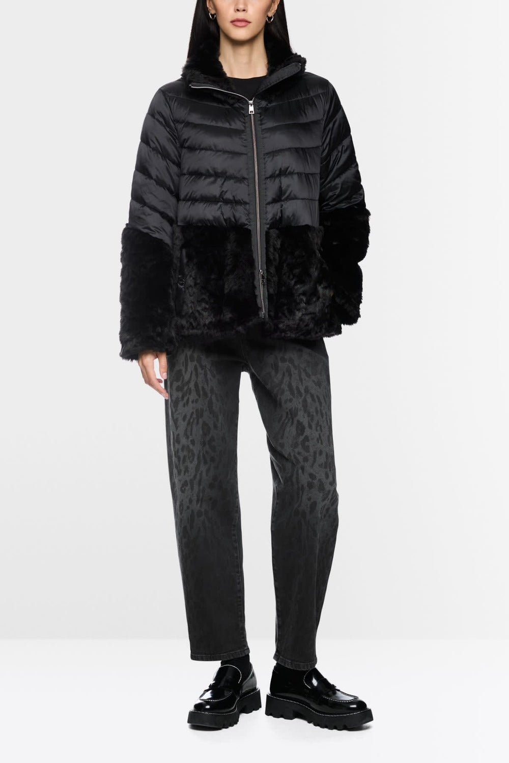 Women's quilted jacket with black faux fur collar, front view Marc Cain