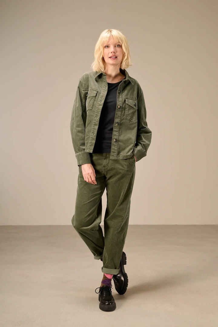 Veste style surchemise à poches vue de face pour femme Nile