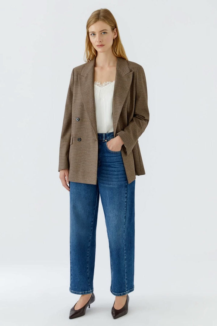 Veston à carreaux et double boutonnage vue de face pour femme Oui