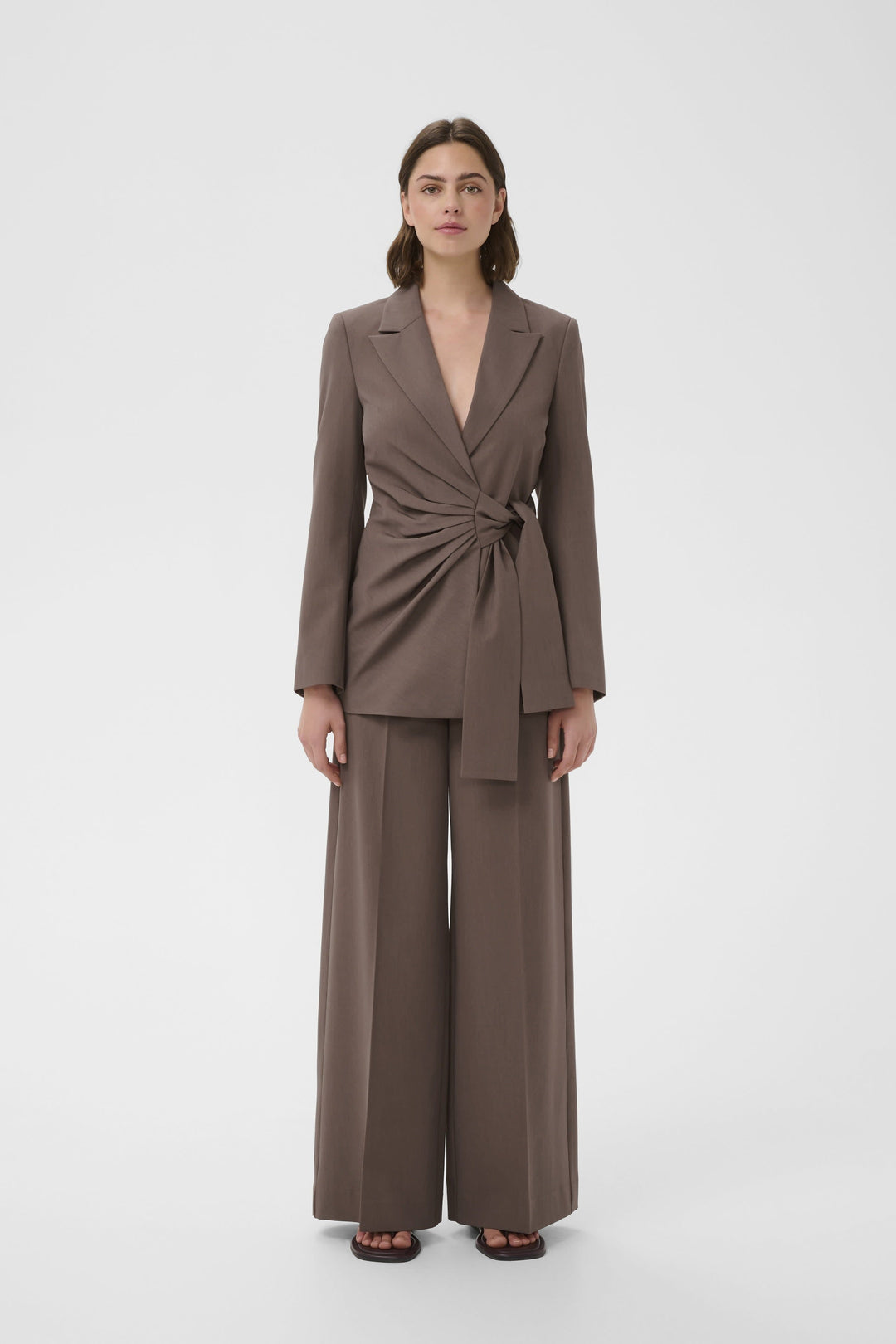 Veston cache-cœur vue de face pour femme Inwear
