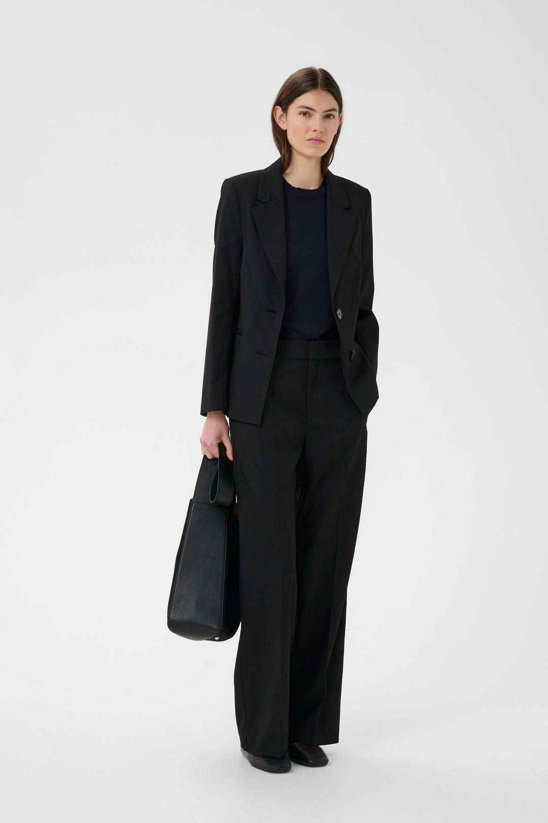Veston cintré Cadie à col tailleur vue de face pour femme Inwear