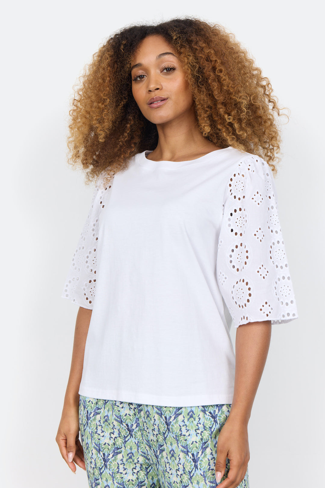 Blouse manches brodées