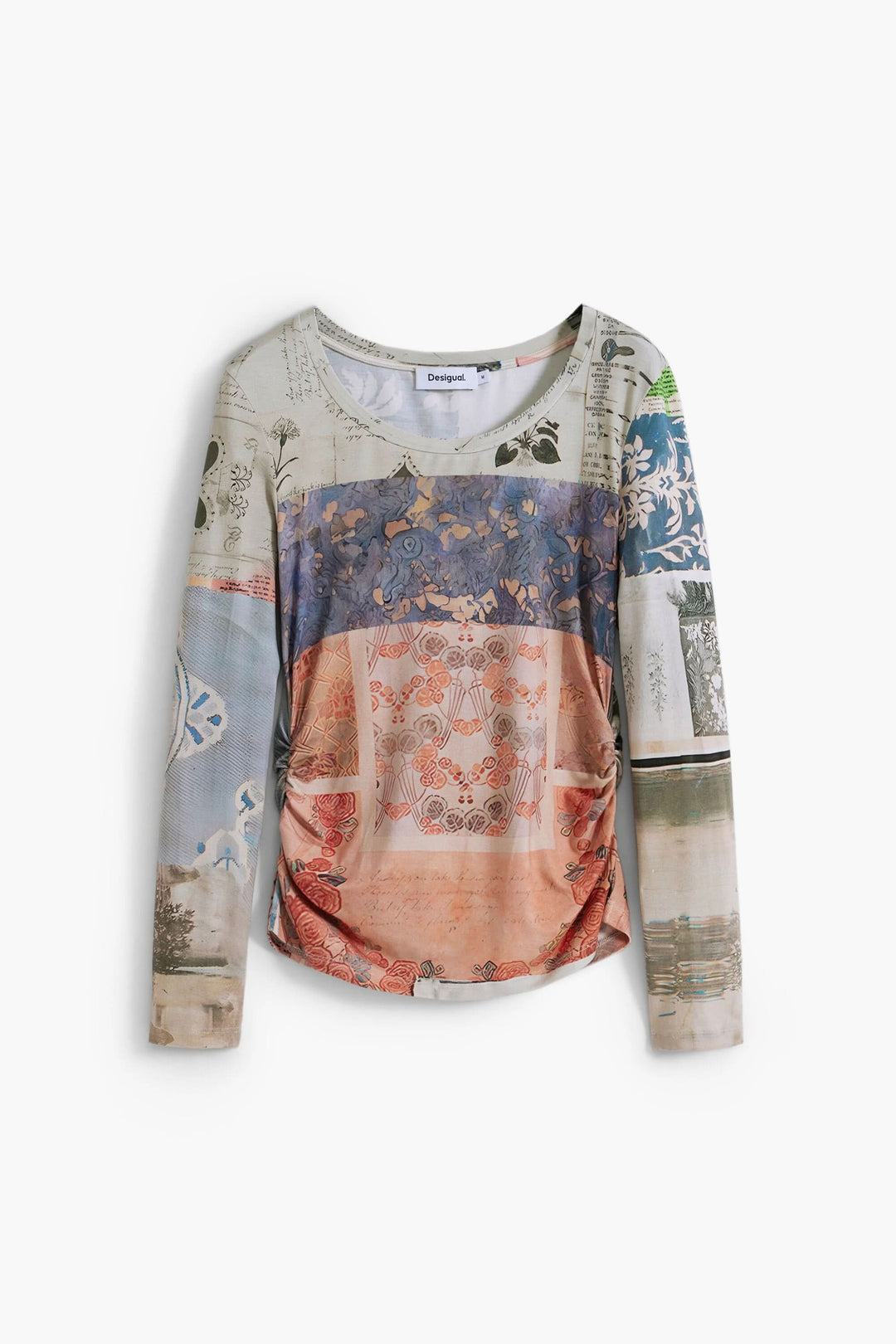 T-shirt à manches longues avec imprimé patchwork artistique mêlant textures vintage et dessins botaniques.