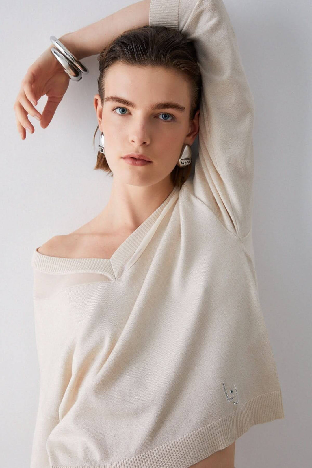 Tricot col en V à manches longues