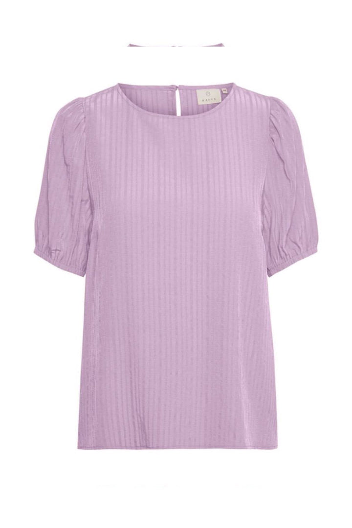 Blouse Silvia en lilas avec manches bouffantes, parfaite pour un look décontracté et élégant.