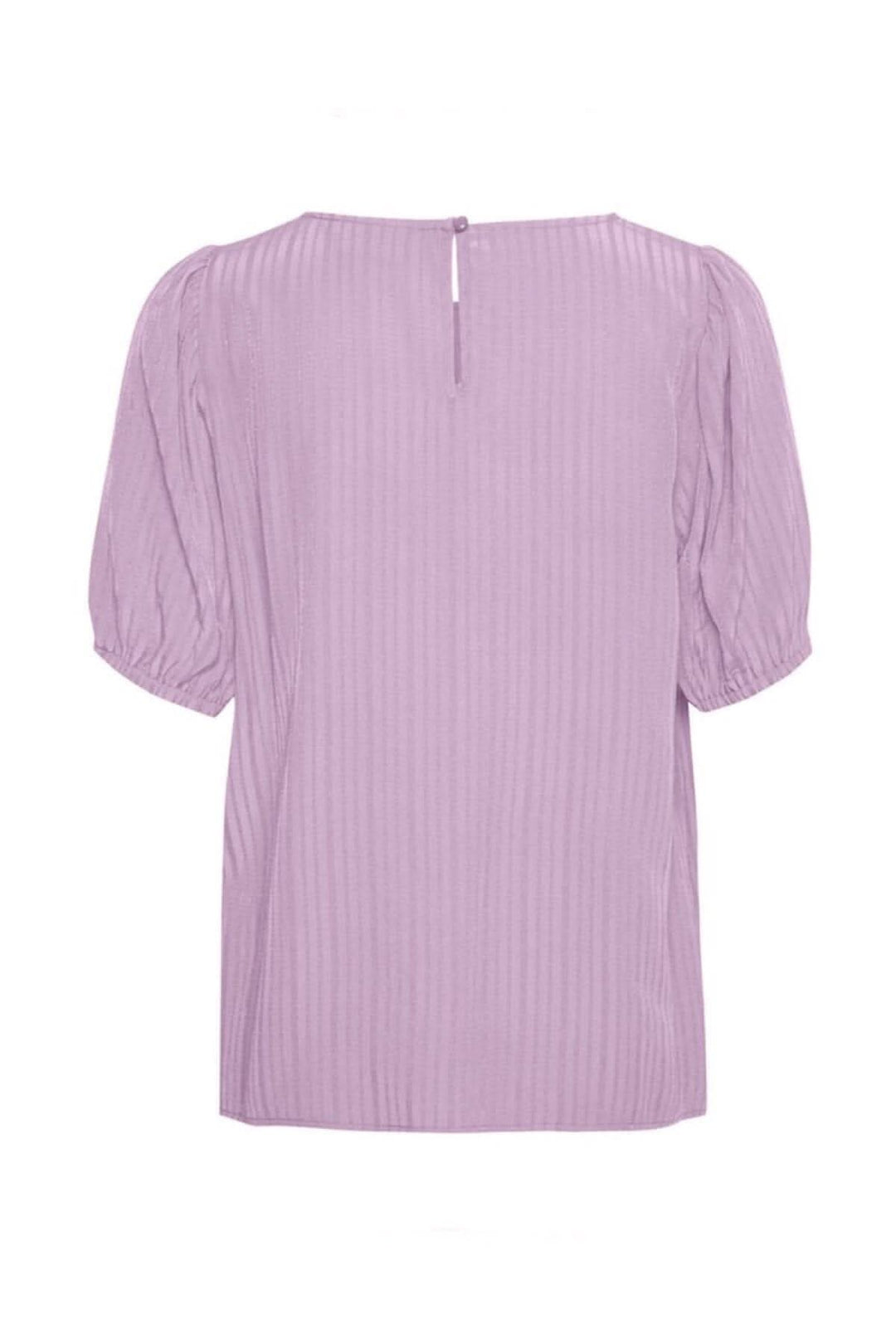 Blouse Silvia lilas, coupe régulière, dos avec fermeture et manches bouffantes, parfaite pour la saison.
