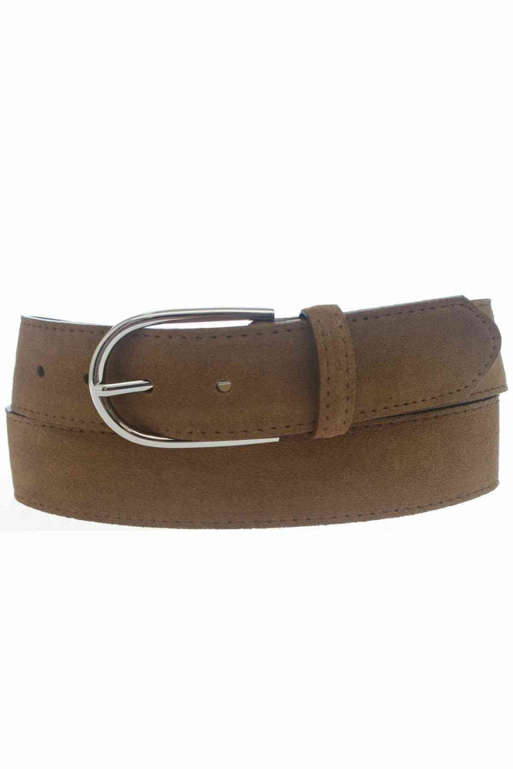Ceinture en cuir brun avec boucle argentée, parfaite pour tous vos ensembles d&