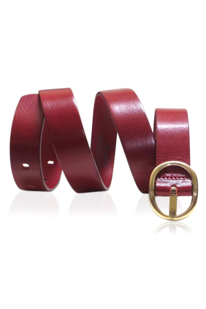Ceinture en cuir rouge avec boucle en satin doré, idéale pour jeans, fabriquée au Canada.