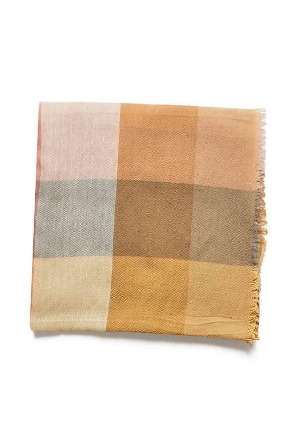 Foulard Bjarta en coton, rectangle, couleur jaune et rose, style 30305061, textile léger et élégant.
