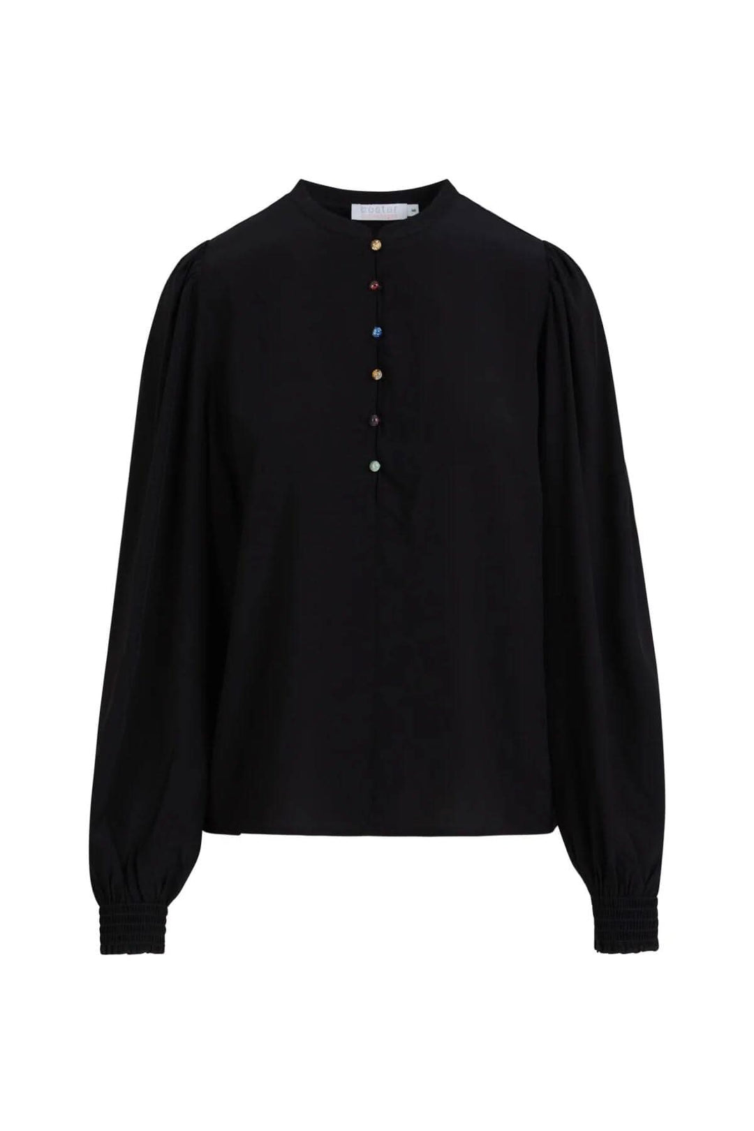 Top noir avec col mandarin et boutons multicolores, manches longues et coupe ample.