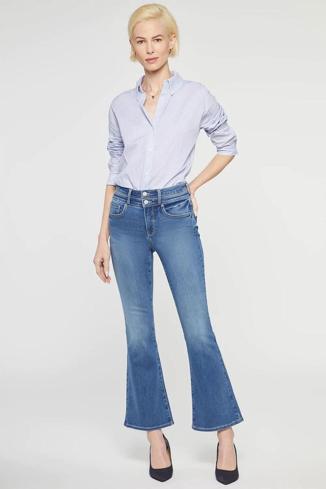 Jean évasé Ava NYDJ, taille haute, silhouette tendance, coupe ajustée aux hanches, s&