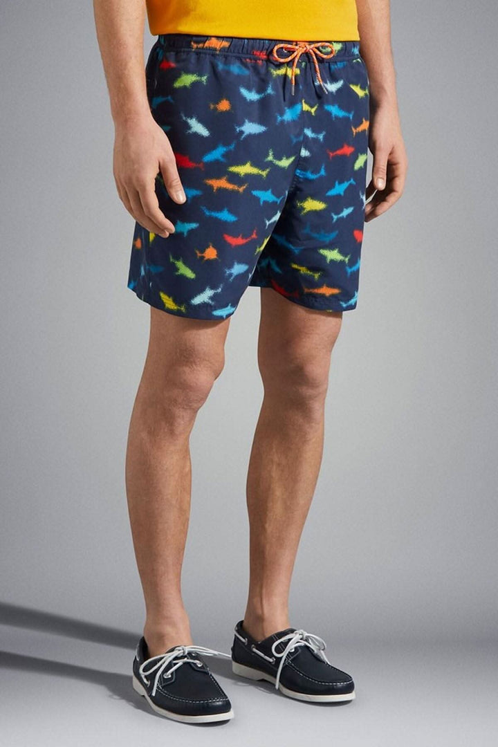 Maillot de bain imprimé requin de la marque Paul and Shark, léger avec poches et cordon de serrage.